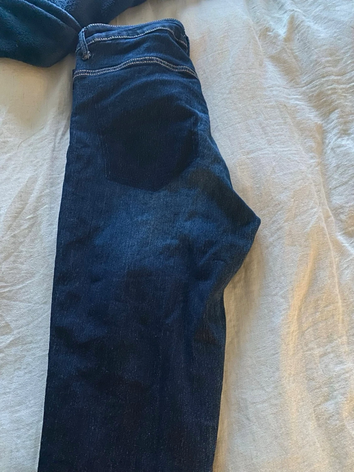 Mörkblå jeans från Lindex - 1