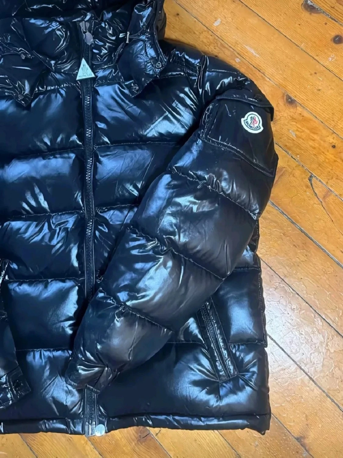 Svart Moncler pufferjacka med huva - 1