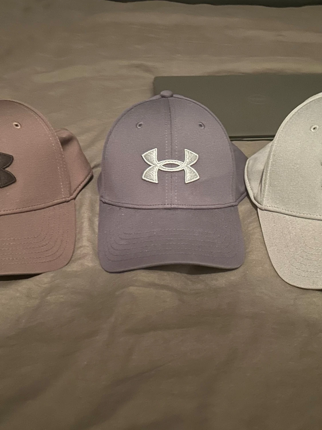 Grå dunväst från Under Armour - 1