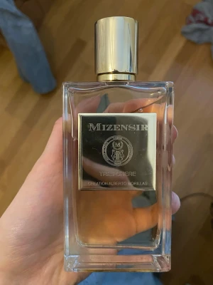 Mizensir Tres Chere Eau de Parfum - Mizensir Tres Chere. Ny, endast testad men måste tyvärr rensa🩷🤗