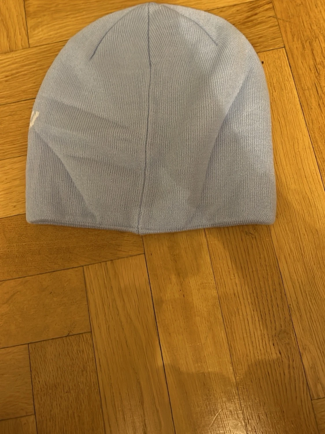 Ljusblå mössa från Arc'teryx - 1