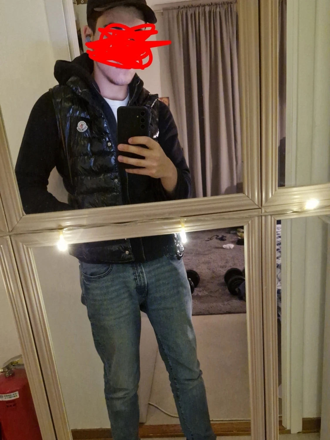 Svart dunväst från Moncler - 4