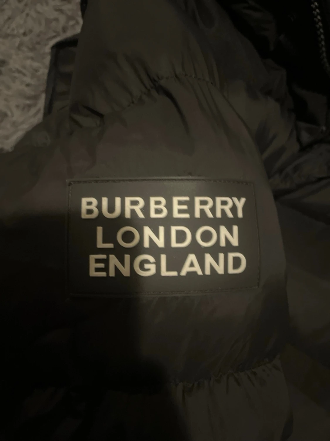 Svart Burberry pufferjacka med huva - 2