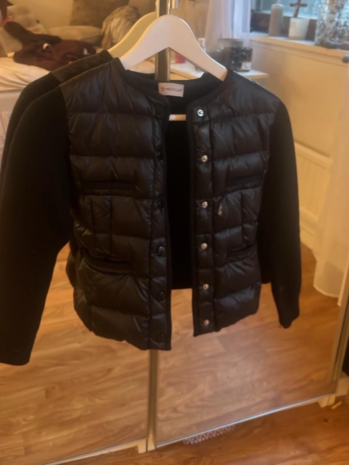 Svart dunväst från Moncler - 1