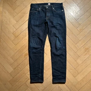 Edwin - japanese selvedge jeans - Mått: Längd - 104 cm. Midja - 42 cm. Skriv vid ytterligare frågor eller funderingar🤝
