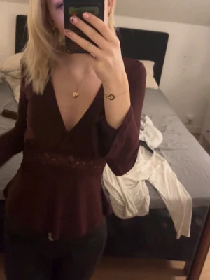 Fin Topp - Säljer fin topp använt typ 2 ggr för sitter inte som ja ville den skulle är ny skick och jätte snygg