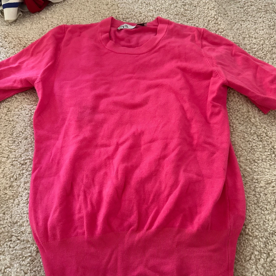 Rosa stickad tröja från Zara