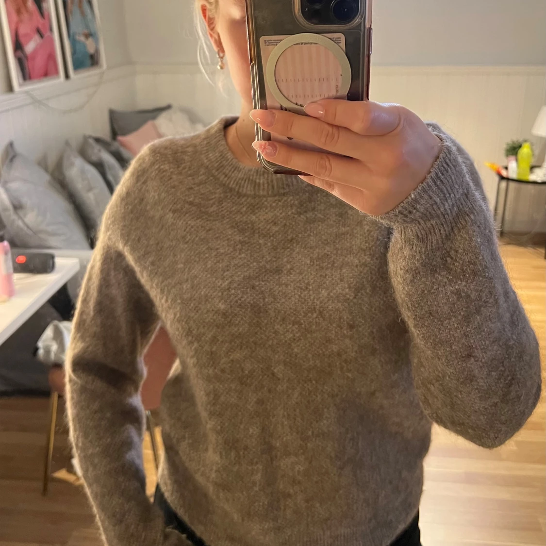 Gråbrun stickad tröja från Lindex