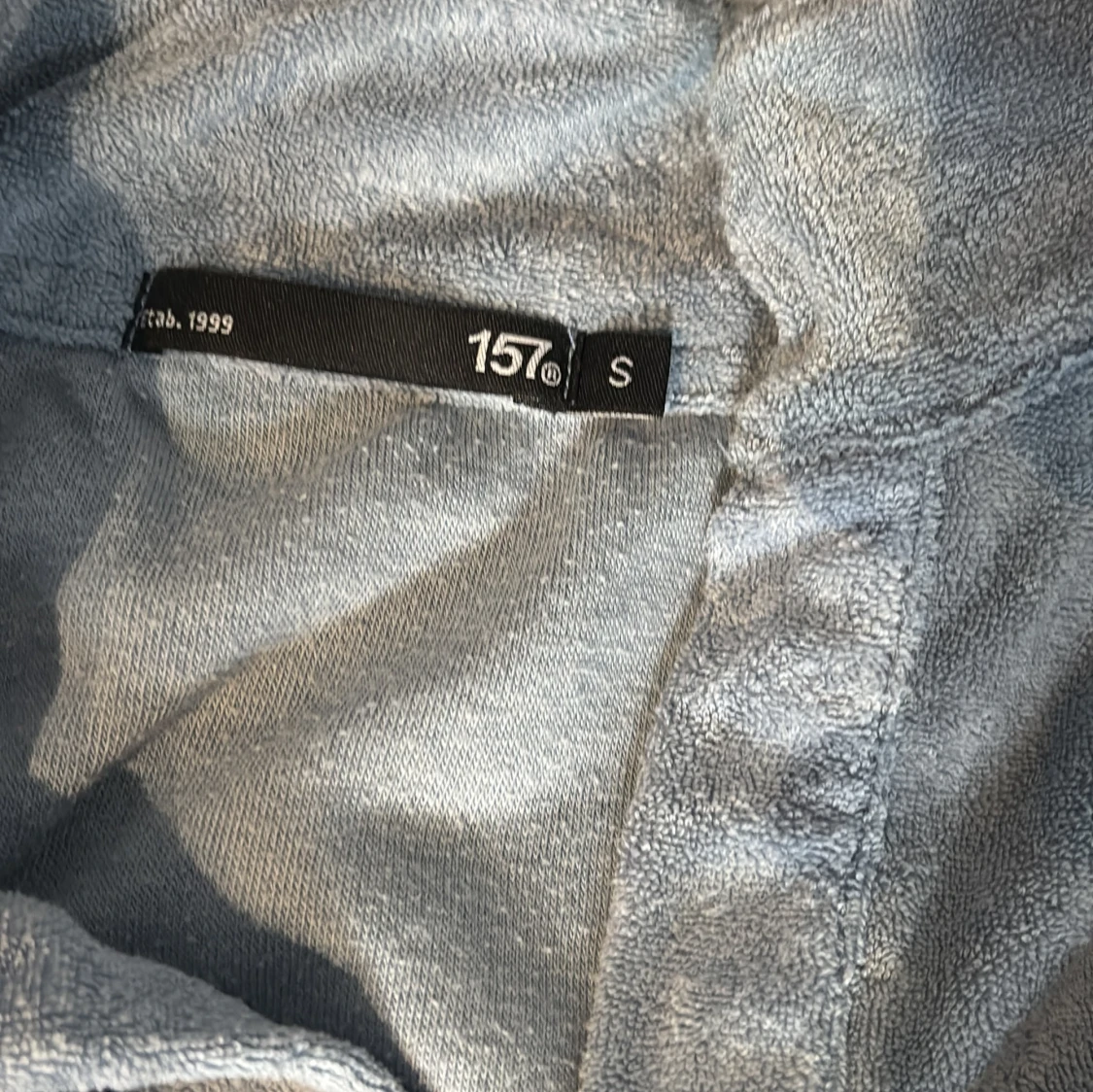 Blå frottéshorts från 157, strl S men skulle rekommendera för dom som var M - 1