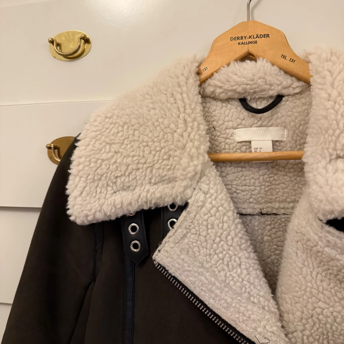 Svart teddyjacka från H&M med dragkedja - 2