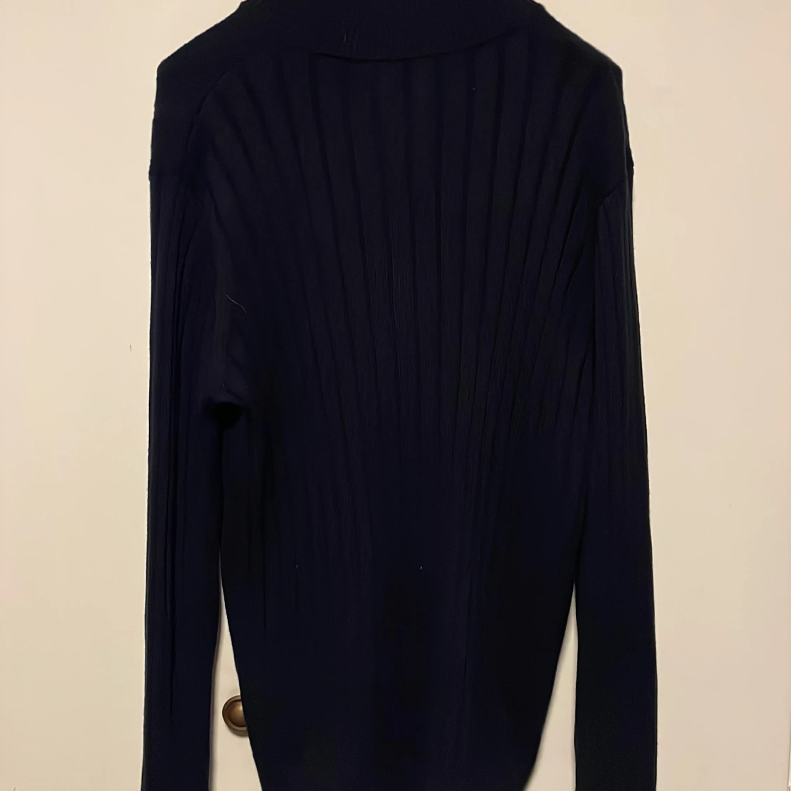 Marin blå ribbad tröja från French Connection - 1