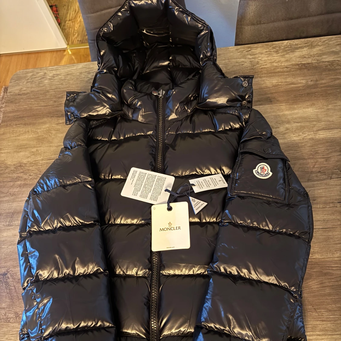 Svart pufferjacka från Moncler