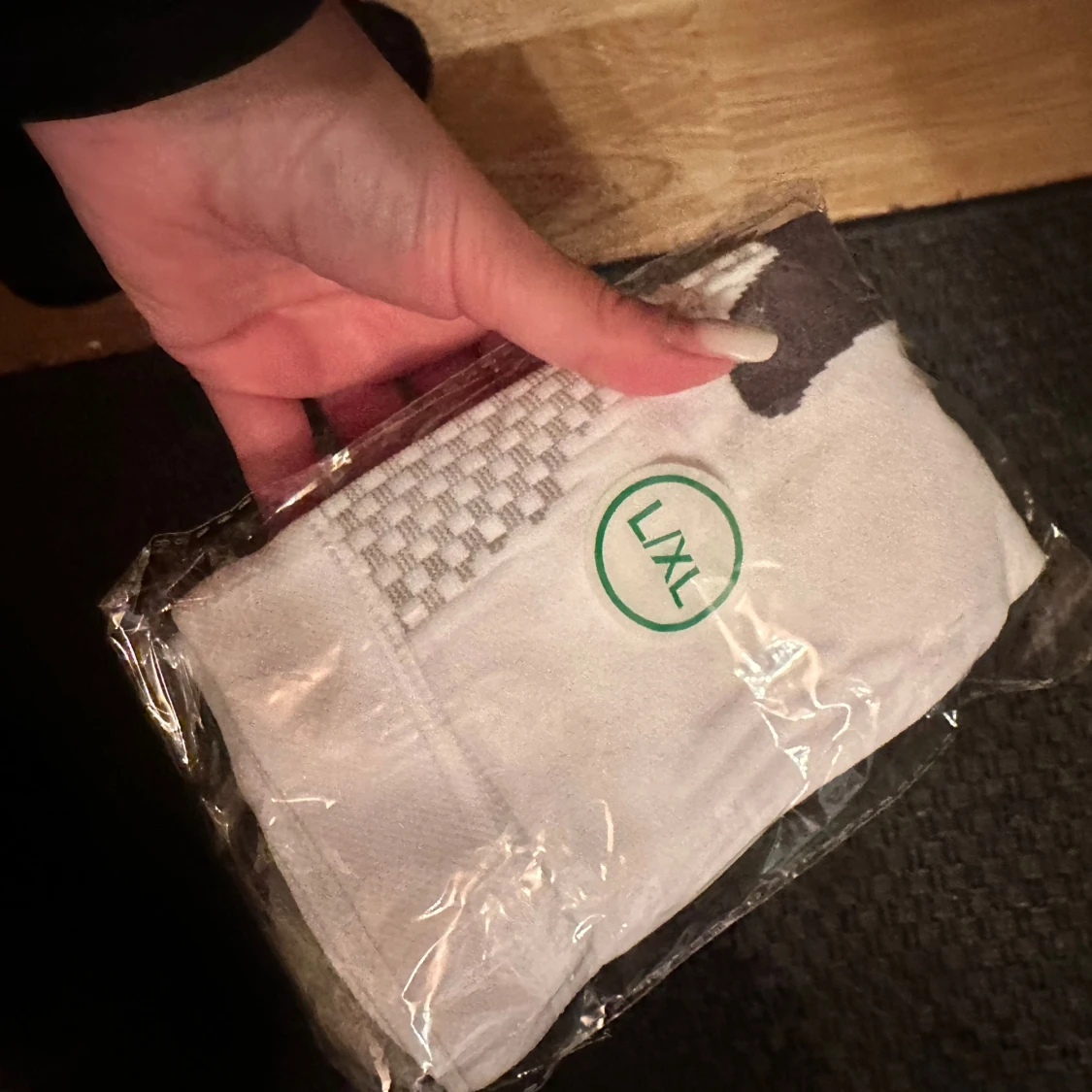 Vita och grå träningsstrumpor L/XL stödstrumpor - 2