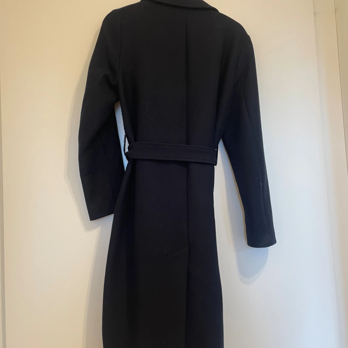 Svart kappa från Filippa K med bälte - 1