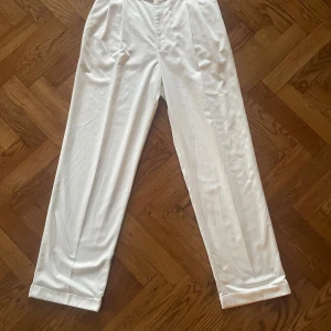 Vita kostymbyxor från Ralph Lauren - Oanvända, sann till storlek