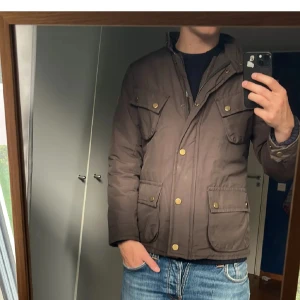 Jacka från Fame - Tja! Säljer denna feta jacka från Fame!| Mycket gott skick och inga defekter!| Pris alltid diskuterbart!| Vid fler frågor tveka inte att kontakta mig!| //Nils