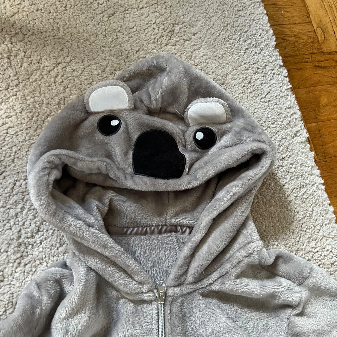 Grå koala onepiece från Ellos - 1