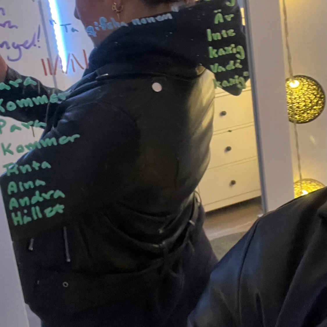 Svart skinnjacka med dragkedjor - 1