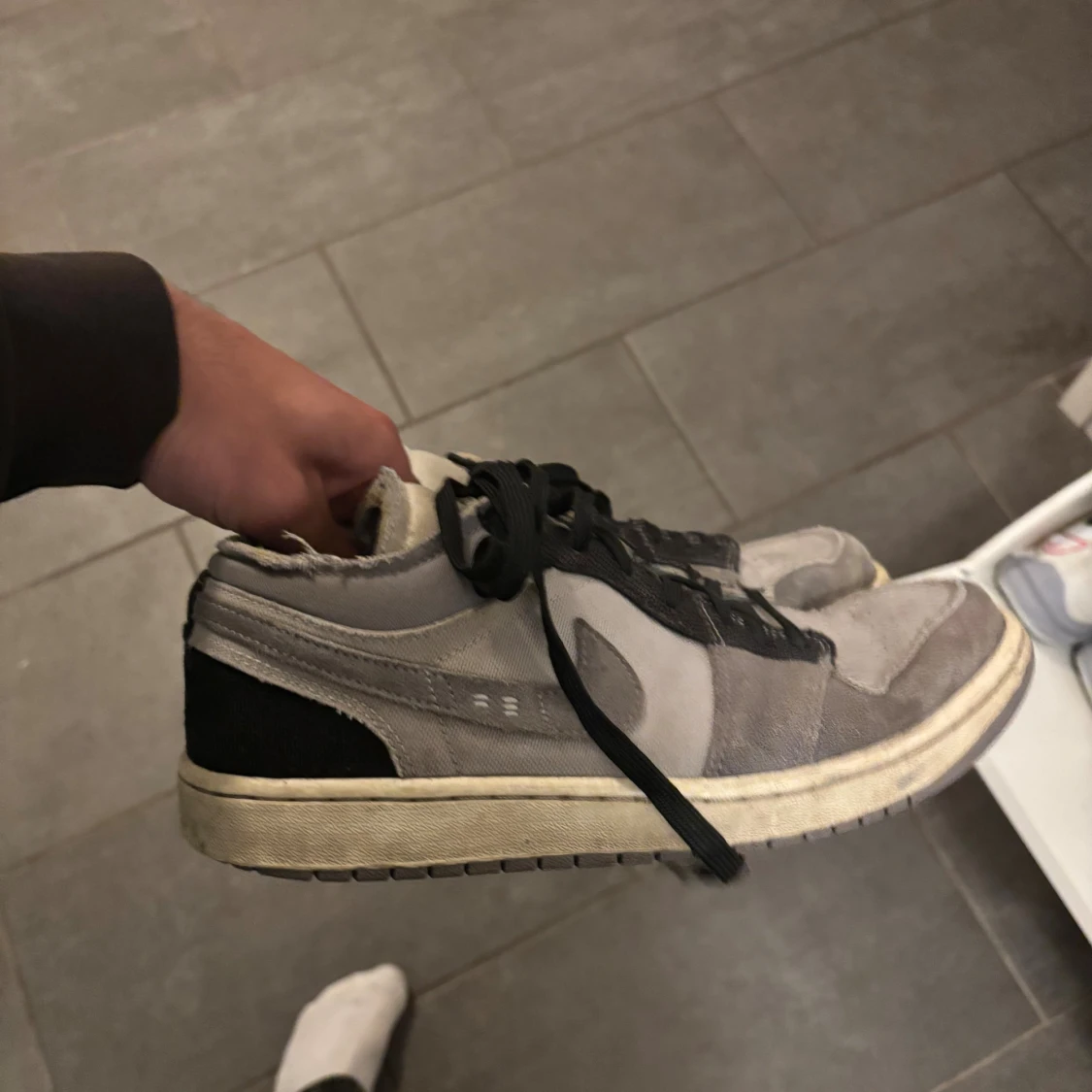 Nike Air Jordan 1 Low Grå/Svart - 1