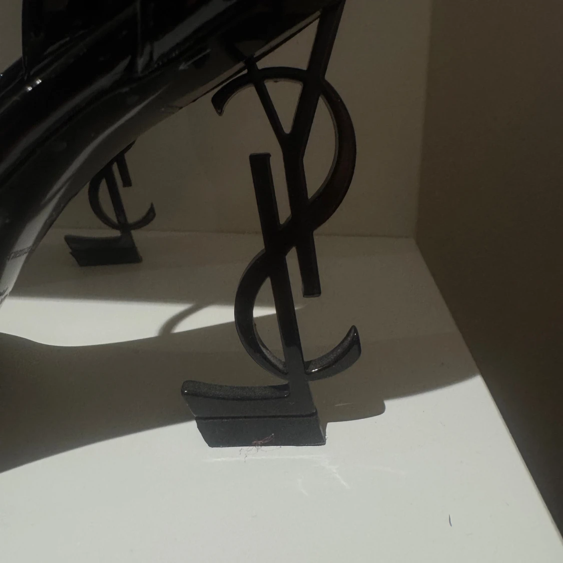 Svarta Saint Laurent klackar med YSL-häl - 3