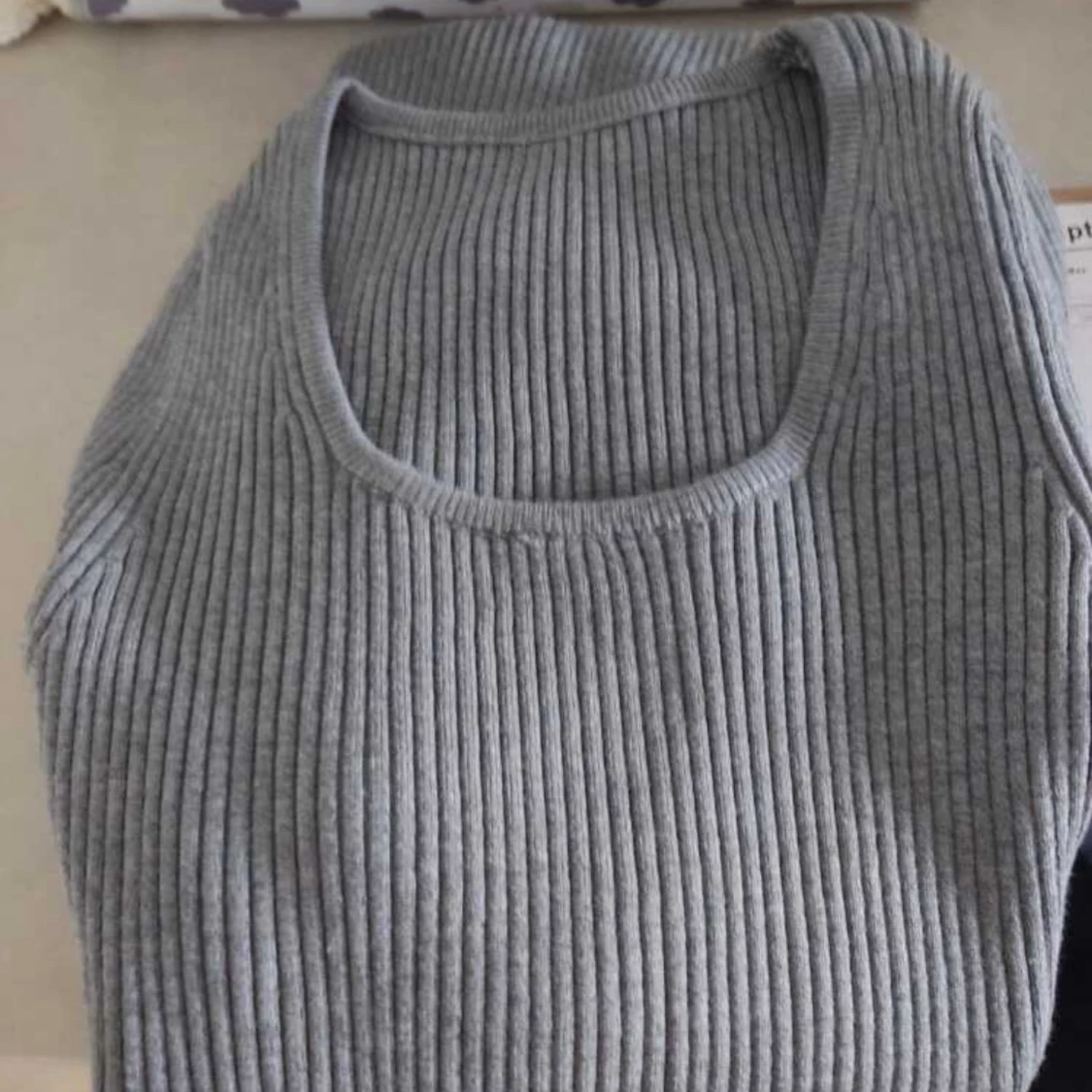 Grå ribbad långärmad klänning - 2