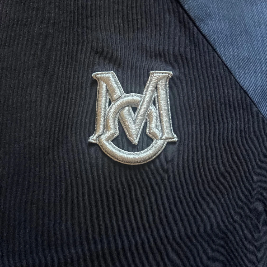 Svart t-shirt med logga från Moncler M - 1