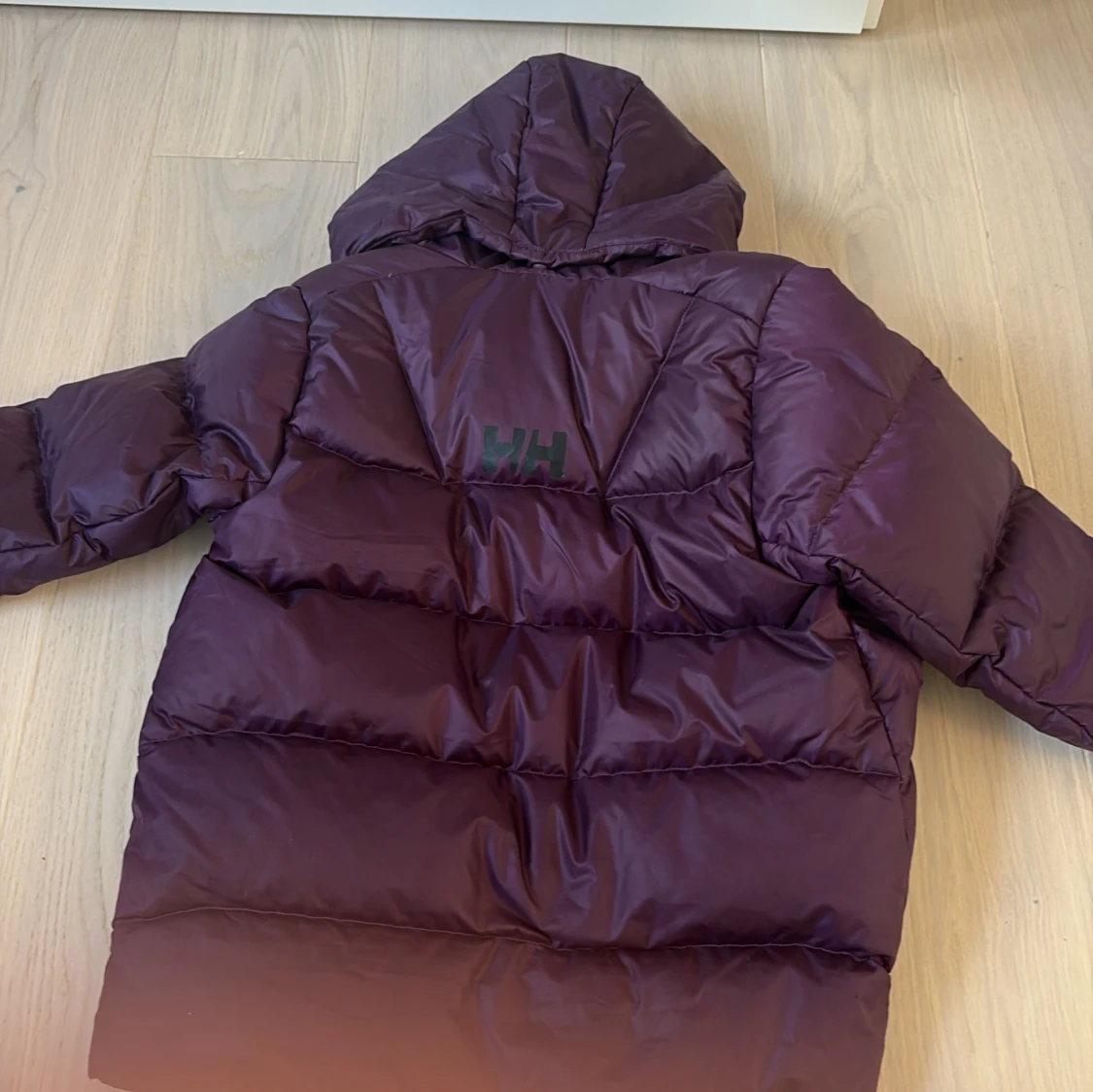 Mörklila pufferjacka Helly Hansen - 1