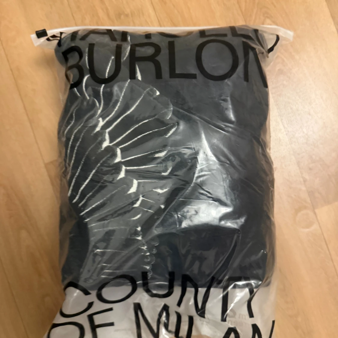 Svart hoodie Marcelo Burlon med vingar - 4