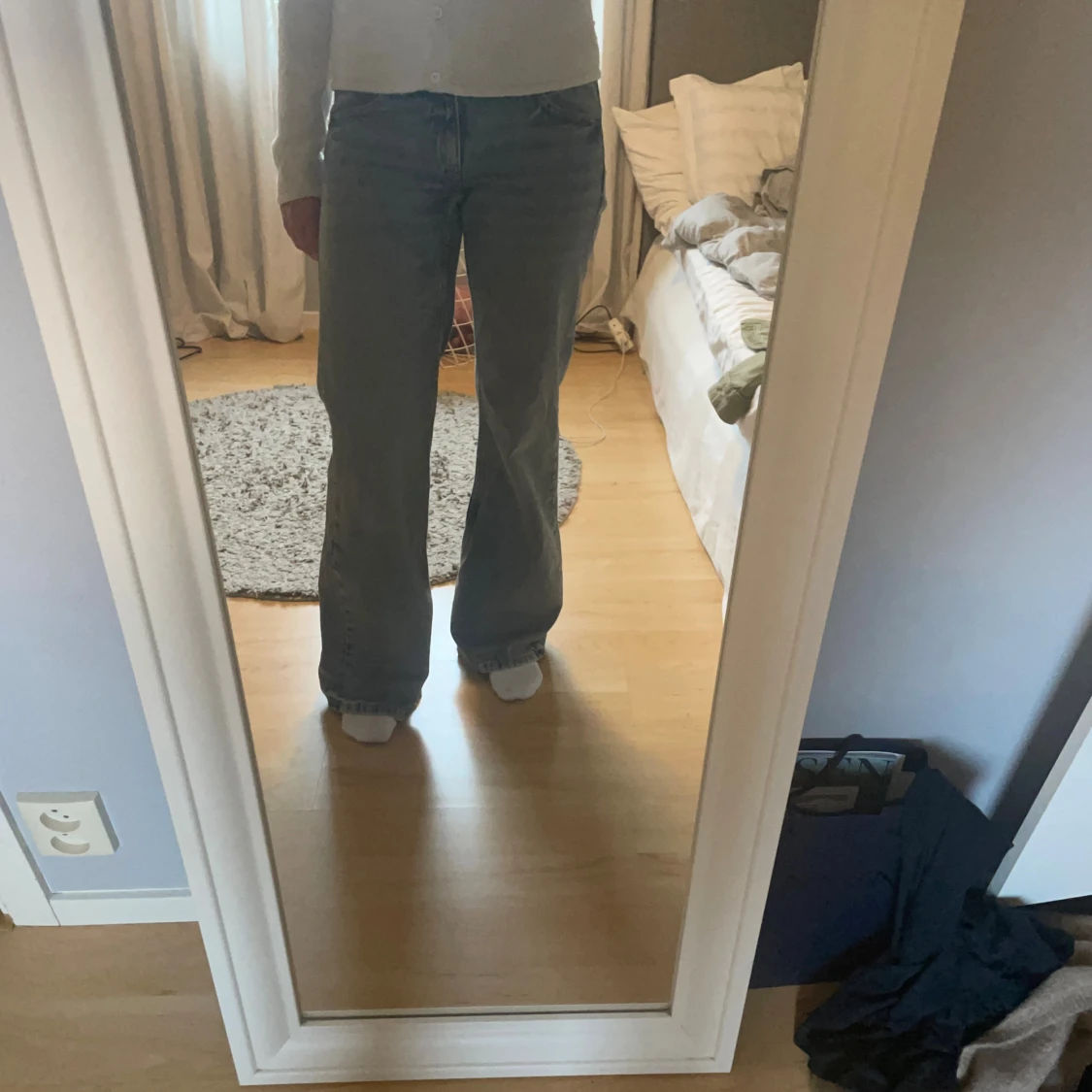 Ljusblå bootcut jeans från Gina Tricot - 1