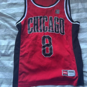 Basker tröja Chicago - Bra skick knappt använd