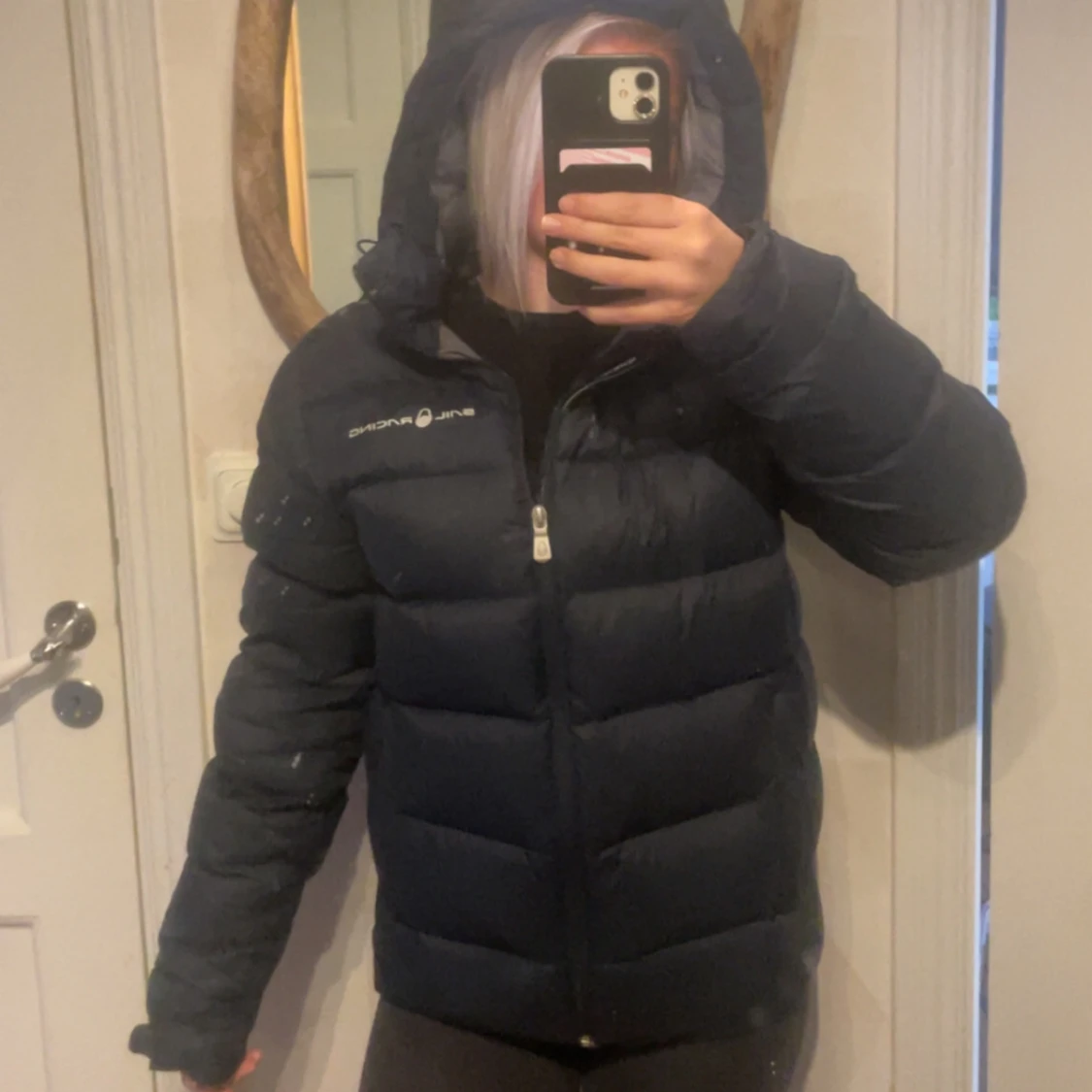 Mörkblå dunjacka från Sail Racing storlek S