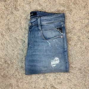 Replay anbass  - Replay anbass 🙌 | storlek: 30/32 | Skick:  Mycket bra utan defekter| Först till kvarn! 🙋‍♂️