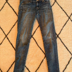 Ralph lauren jeans - Säljer dessa snygga Ralph lauren jeans i storlek 30/34 kom privat för frågor och funderingar