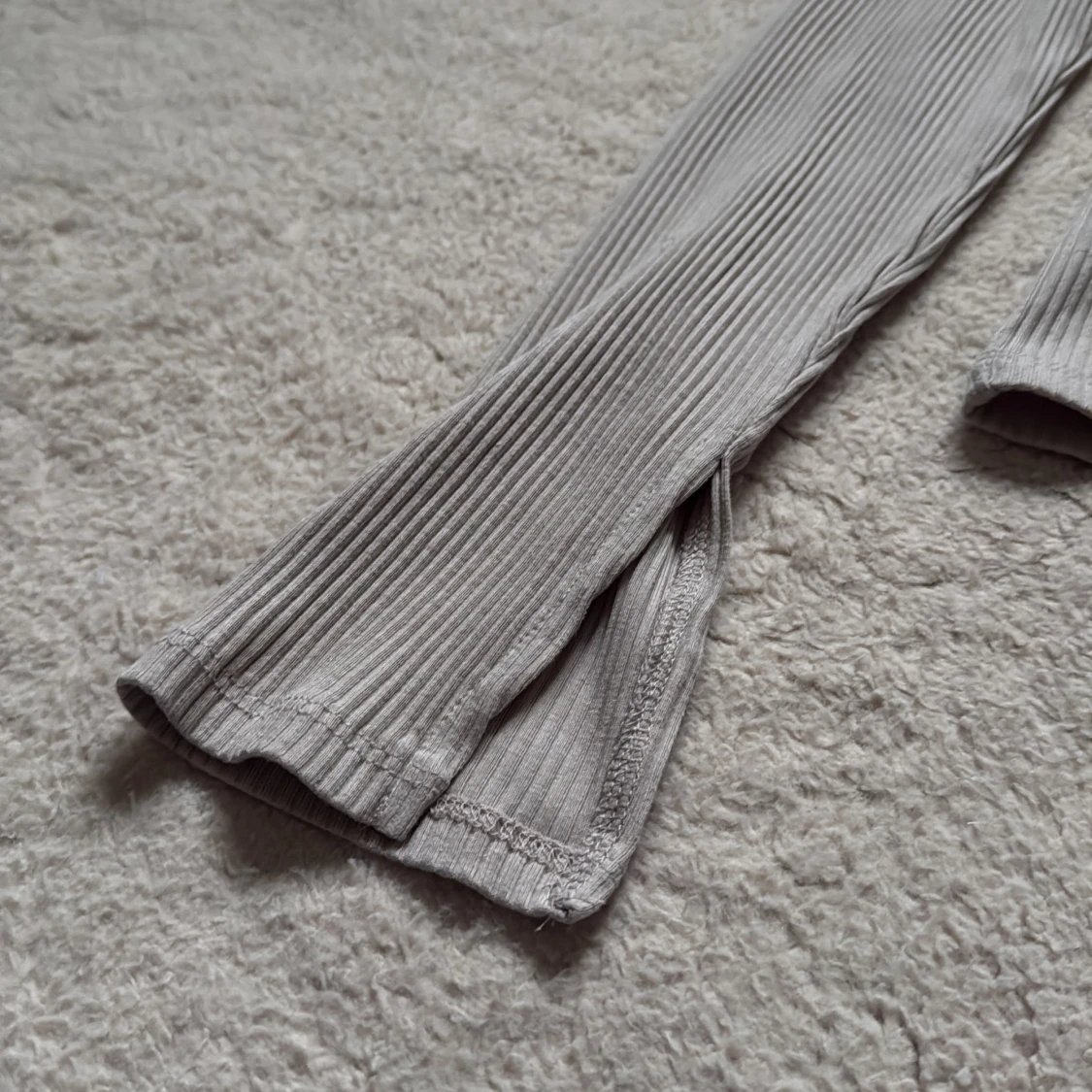 Beige ribbad långärmad tröja 157 - 1