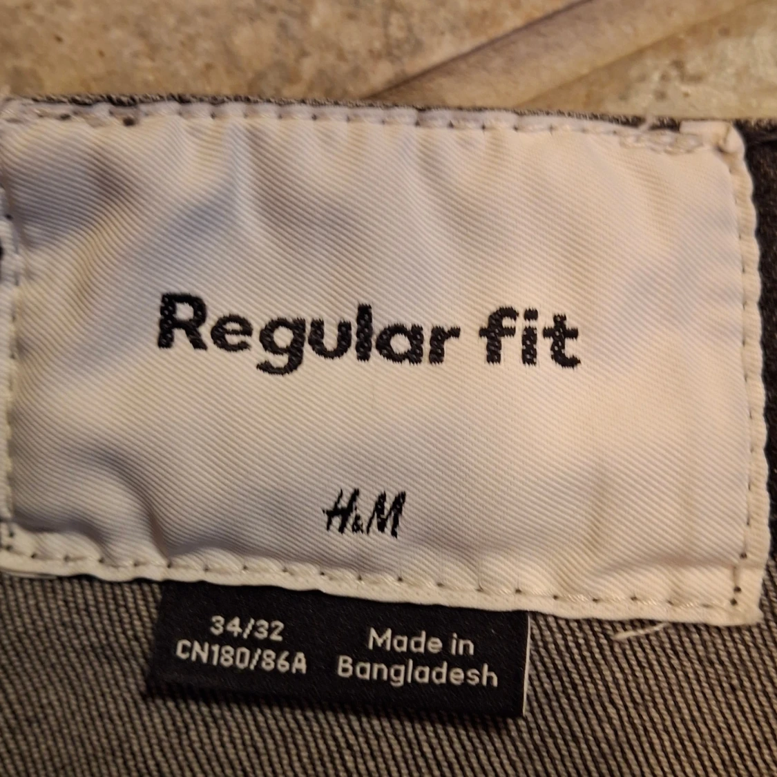 Svarta regular fit jeans från H&M - 2