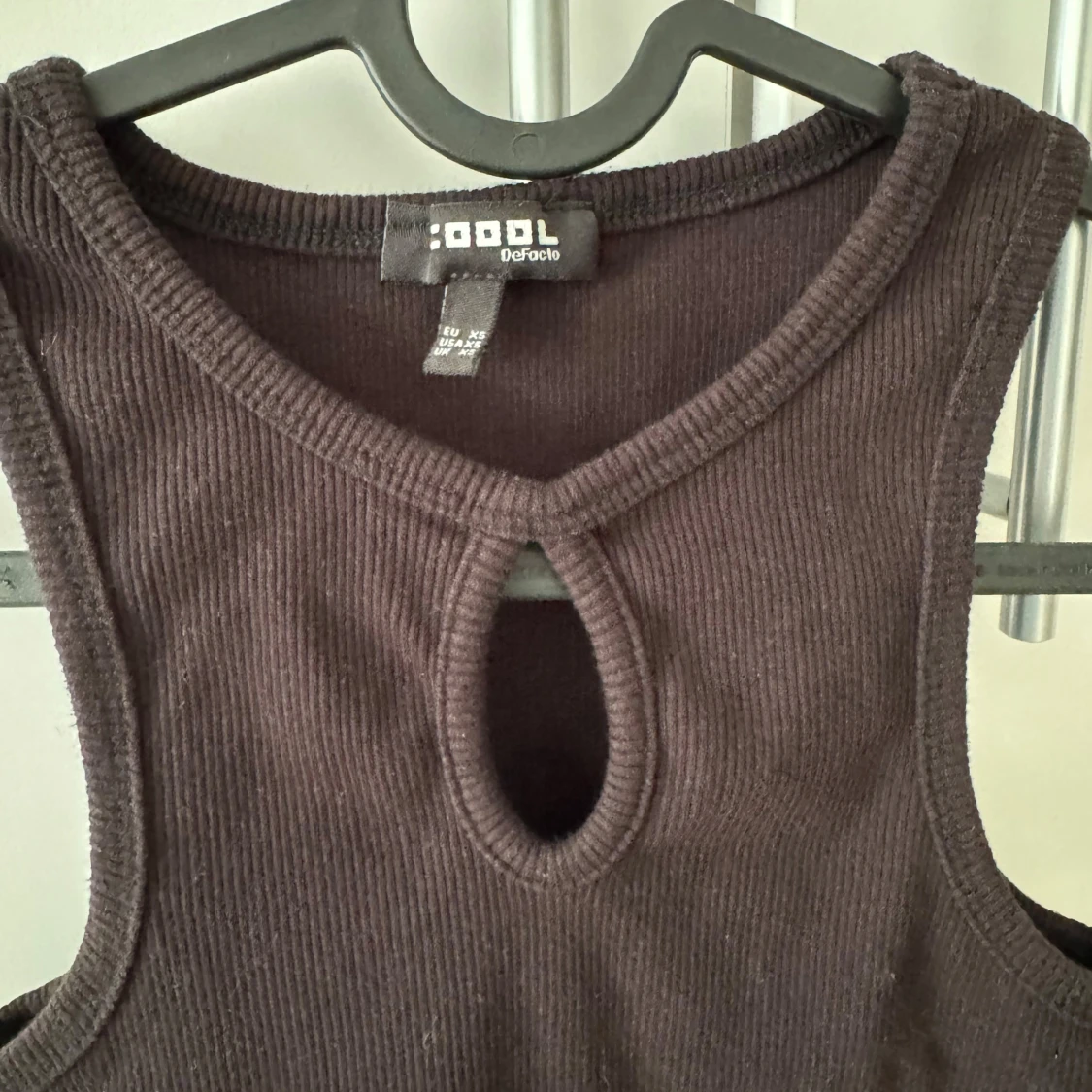 Svart ribbad linnetopp från DeFacto - 3