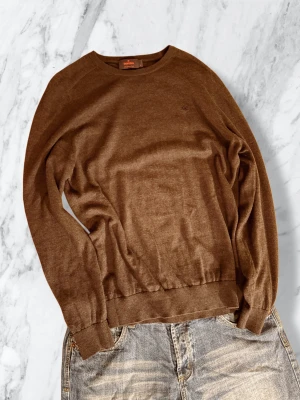 Morris merinoull pullover - Perfekt pullover som gör varje outfit lite stiligare. 100% merinoull. Storlek L