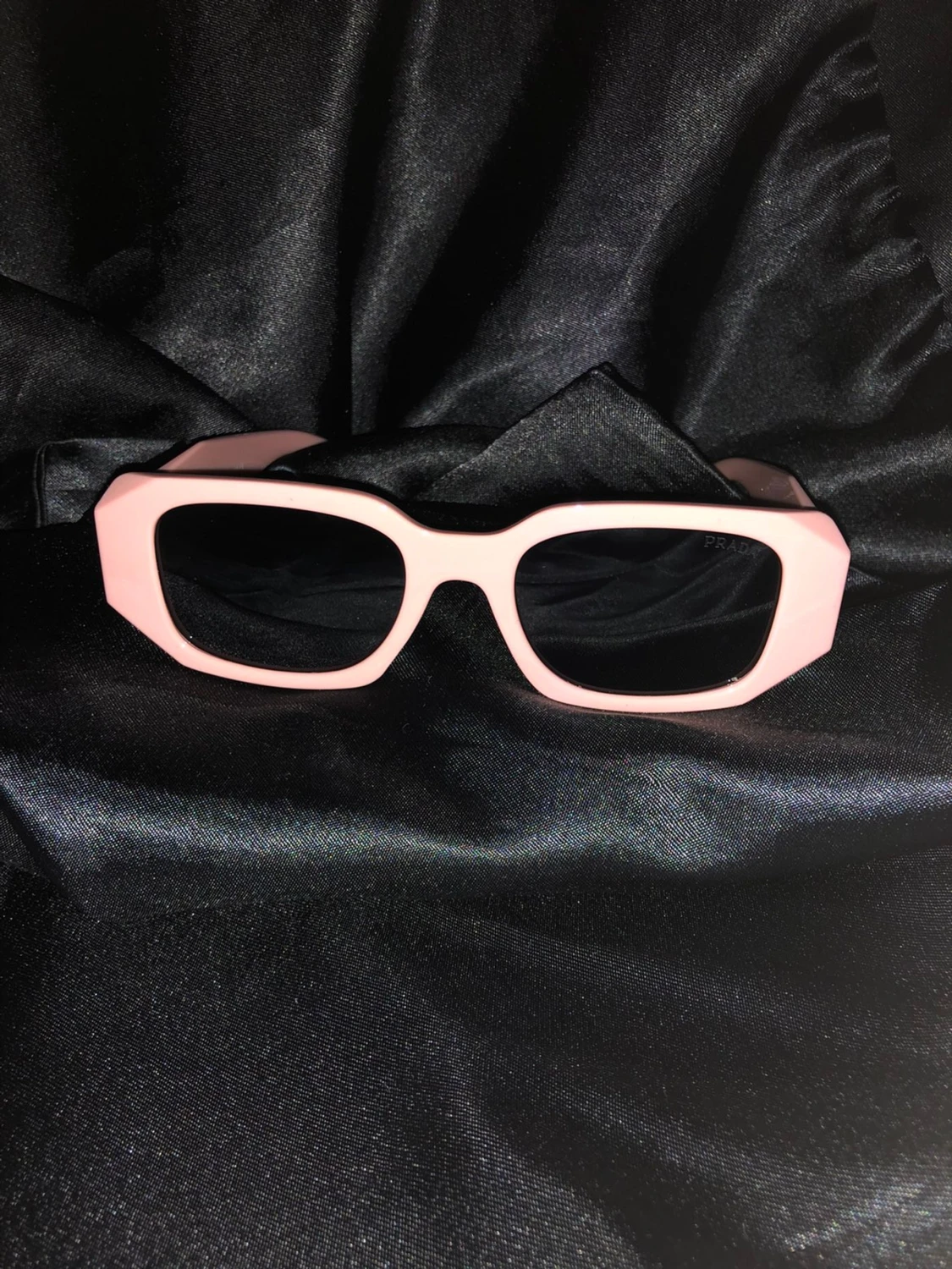 Rosa fyrkantiga solglasögon från Prada