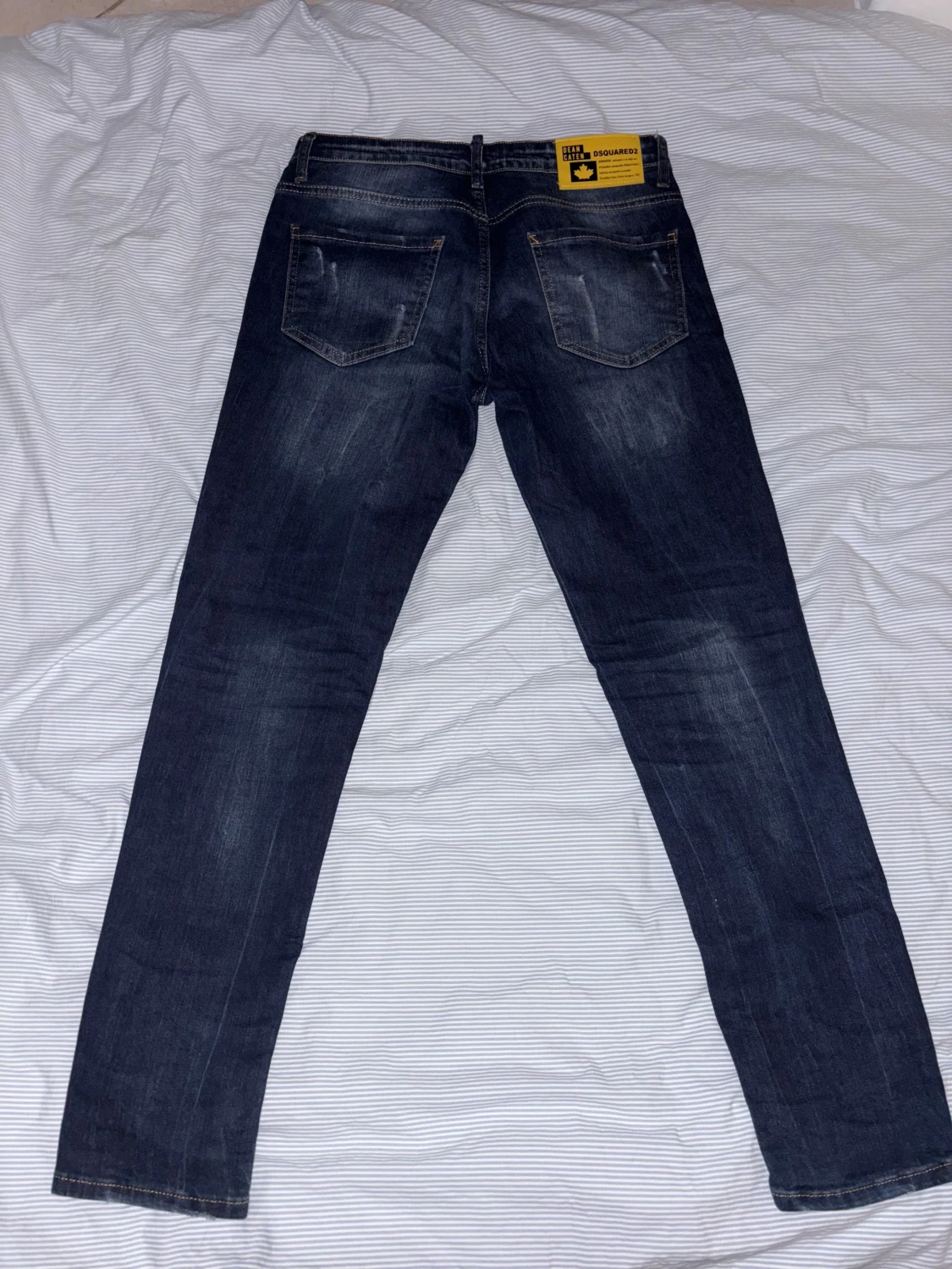 Mörkblå Dsquared2 jeans med slitningar - 2