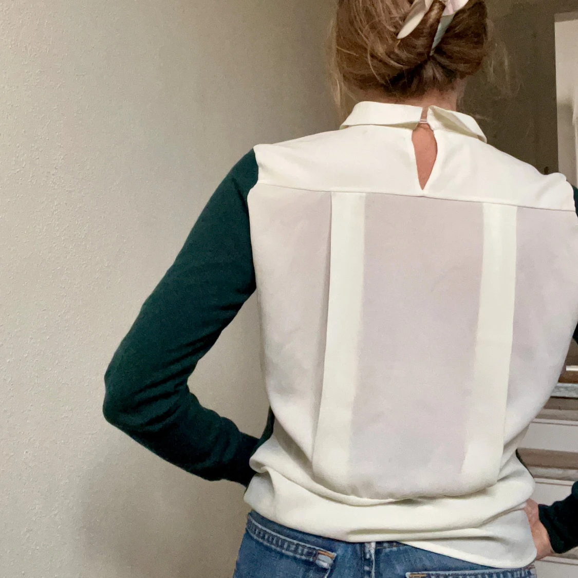 Grön tröja med vit krage från H&M - 1