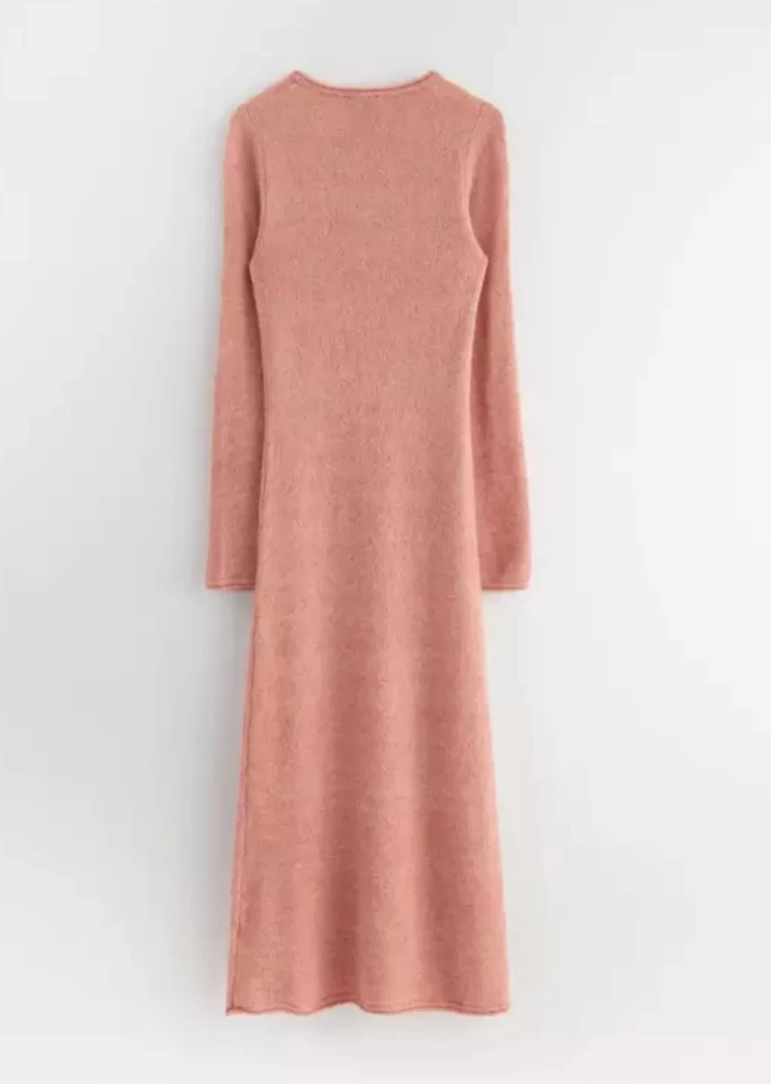 Långärmad rosa stickad klänning - 1