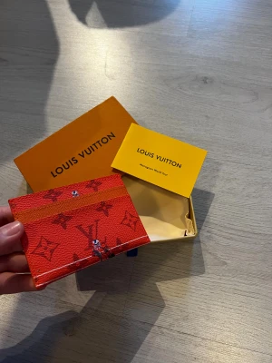 . - Riktigt fet plånbok, riktigt skön tennis design perfekt för alla som gillar tennis. Skriv till mig vid funderingar. Priset kan diskuteras vid snabb affär. Extremt eftertraktad och den enda på plick så först till kvarn 💫