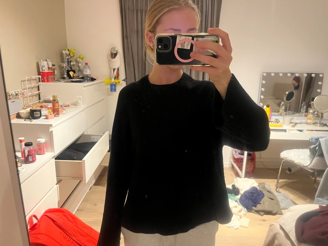 Svart stickad tröja från Gina Tricot strl S - 1