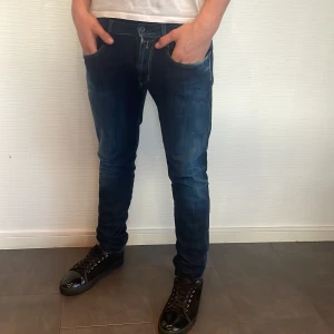 Replay jeans  - Replay ANBASS jeans herr| pris:399kr| storlek: W33 L32| skick: 9,8/10| Hör av dig vid minsta lilla fundering eller fråga| 