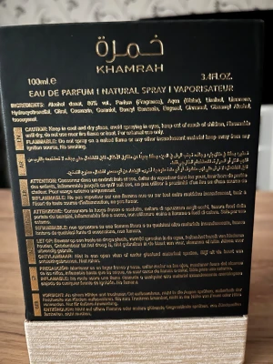 Khamrah Eau de Parfum 100ml - Khamrah från Lattafa är en Eau de Parfum på 100ml med en lyxig design. Perfekt för dig som vill sticka ut. Det är ungefär 60 ml kvar