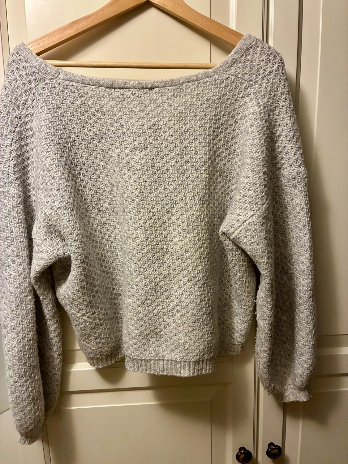 Grå stickad tröja från Mango - 2