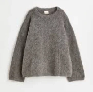 Hm mohairtröja  - Mörkgrå mohairtröja från hm. Storlek S. Inga deffekter. Sälj inte längre