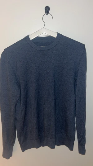 Blå These glory days tröja - En snygg blå tröja från these glory days | Tröjan är knappt använd, om du har några frågor hör av dig! 🙌