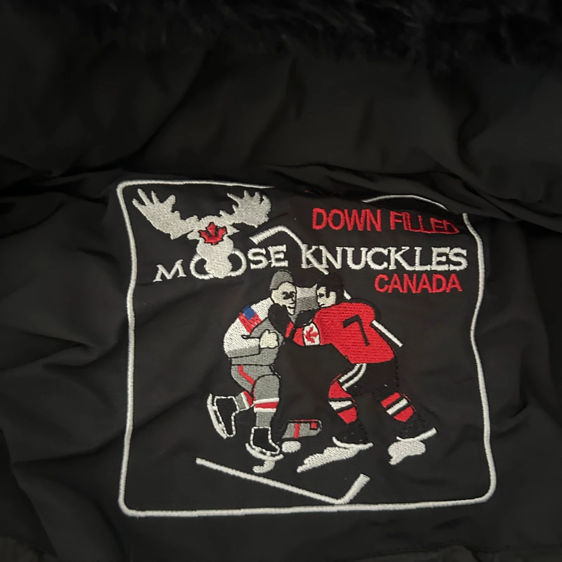 Svart dunjacka från Moose Knuckles - 1