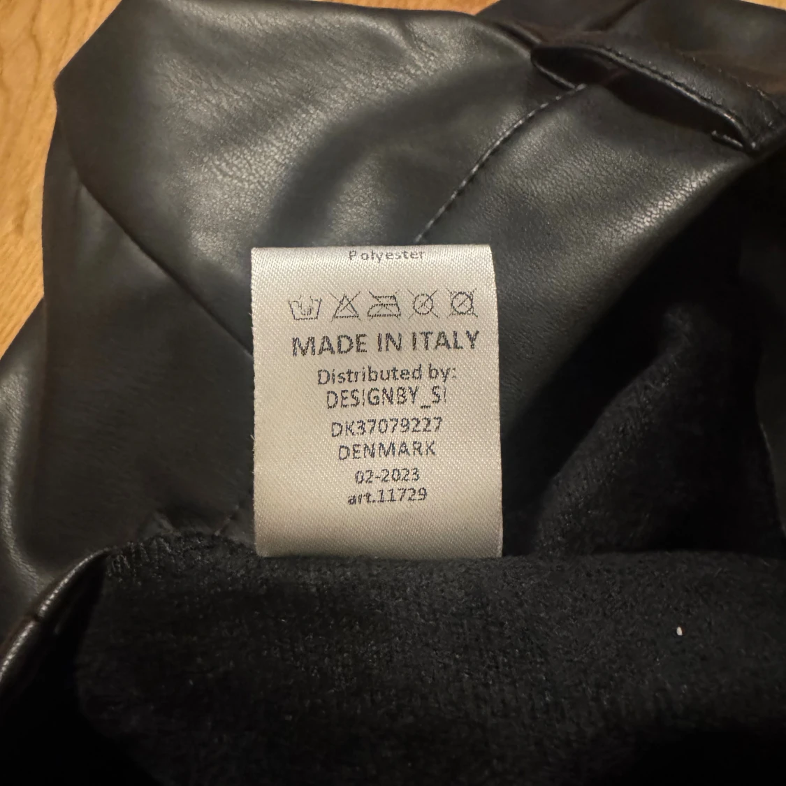 Svarta vida skinnbyxor i XS - 3